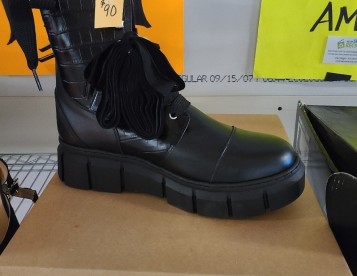 Can Can Black Croco Boots