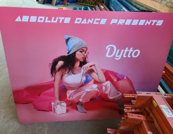 'Dytto' Sign